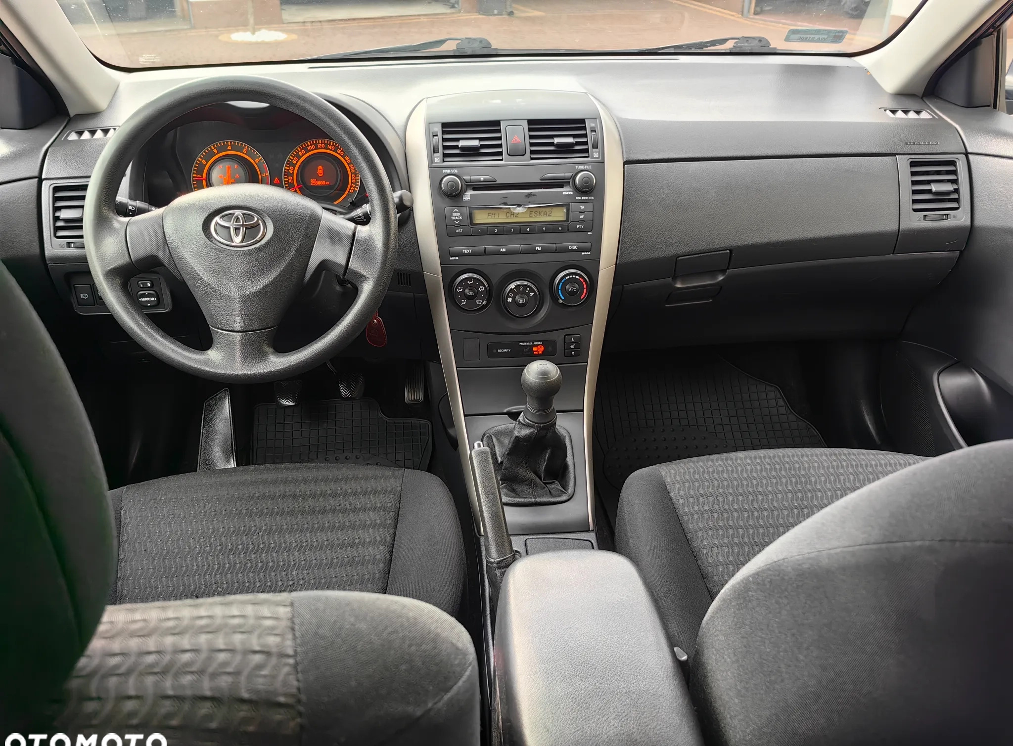 Toyota Corolla cena 16400 przebieg: 254879, rok produkcji 2007 z Miłosław małe 301